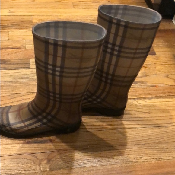 Burberry New Plaid Check Rainboots size 39/8 - Picture 4 of 7